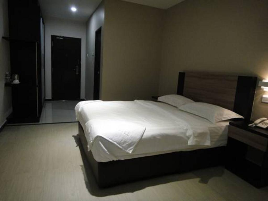 Galaxy Hotel Simpang Ampat  Экстерьер фото