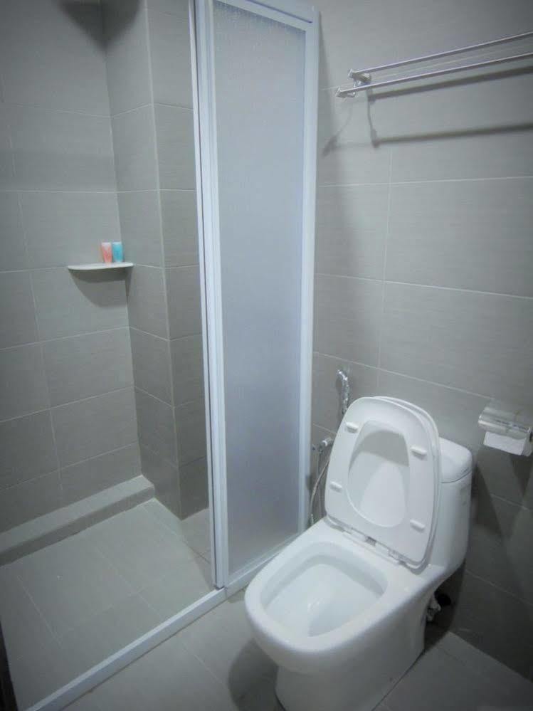 Galaxy Hotel Simpang Ampat  Экстерьер фото