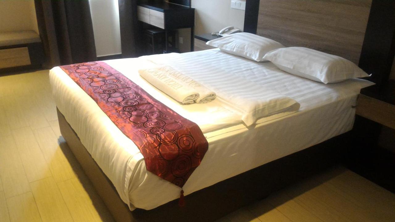 Galaxy Hotel Simpang Ampat  Экстерьер фото